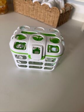 Munchkin White and Green Bottle & Accessory Drying Caddy